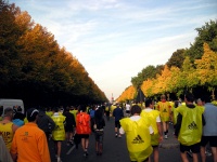 Berlin Marathon 35 - Walk to the Start Line